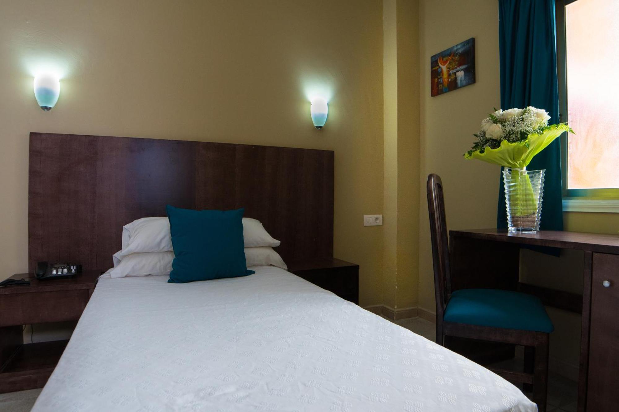 Hotel Aeropuerto Sur San Isidro  Bagian luar foto